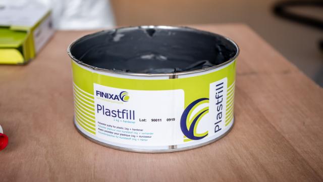 GAP 70 - Plastfill-Polyesterspachtel für Kunststoff- 1 kg + Härter